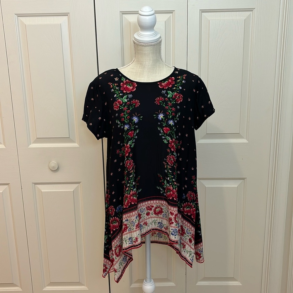 Love Kyla floral print sheer tunic short sleeve top Size S Small